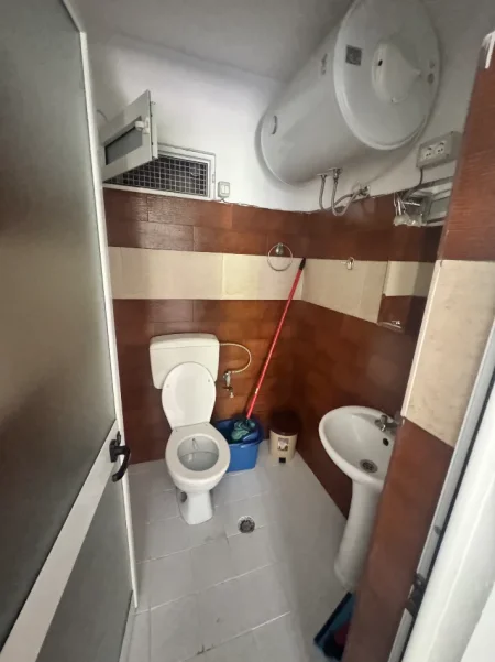 Tirane, shes zyre Kati 1, 37 m² 135.000 € (Rr. Myslym Shyri prane Gjykates se Rrethit)