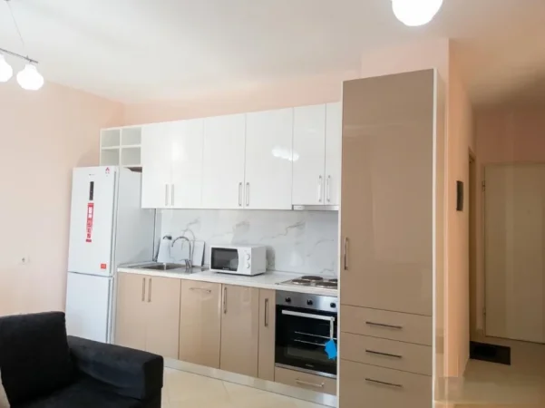 Tirane, jepet me qera Apartament 1+1 ,Kati 4, 67m²,Cmimi 50.000 Lekë të Reja, Zogu Zi- Laprakë, Tiranë.