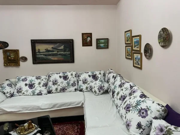 Tirane, jepet me qera apartament 2+1 Kati 4, 80 m² 630 € (Rruga Bill Klinton)