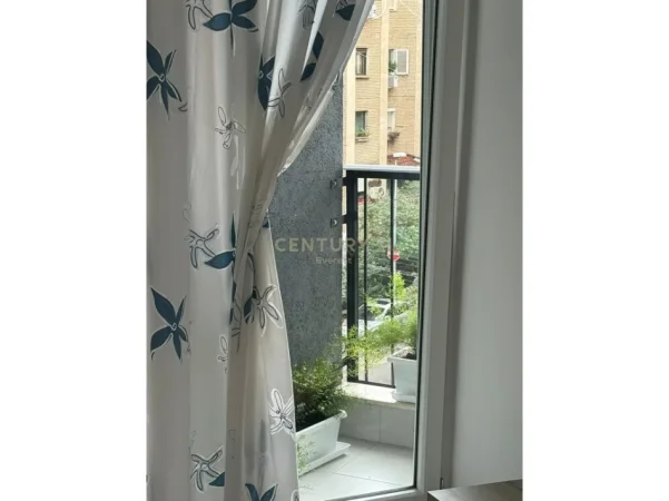 Tirane, shitet apartament 1+1 Kati 3, 62 m² 135.000 € (Brryli,Perballe Maternitetit te Ri)