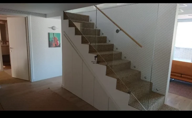 Tirane, jepet me qera apartament 4+1 Kati 5, 180 m² 1.800 € (LIQENI I THATE)