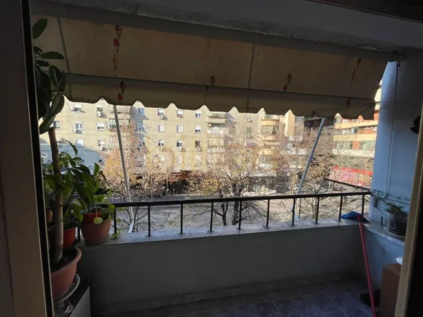 Tirane, shitet nga Pronari, pa-komision apartament 2+1+Aneks+Ballkon Kati 3, 65 m² 289.000 € (Rr. Ibrahim Rugova)