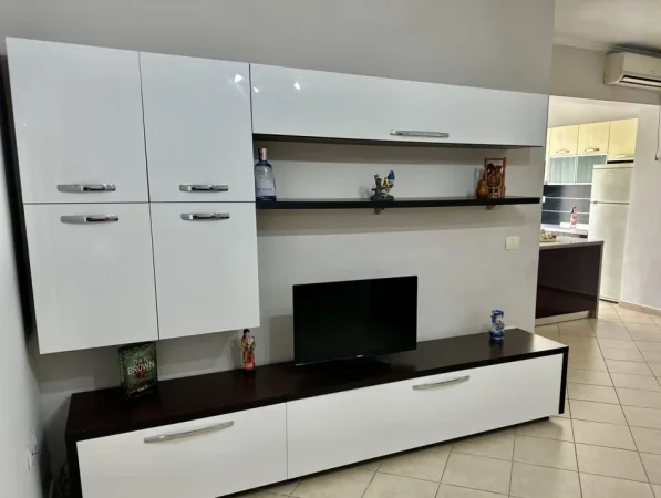 Tirane, jepet me qera apartament 2+1 Kati 2, 90 m² 600 € (Astir)