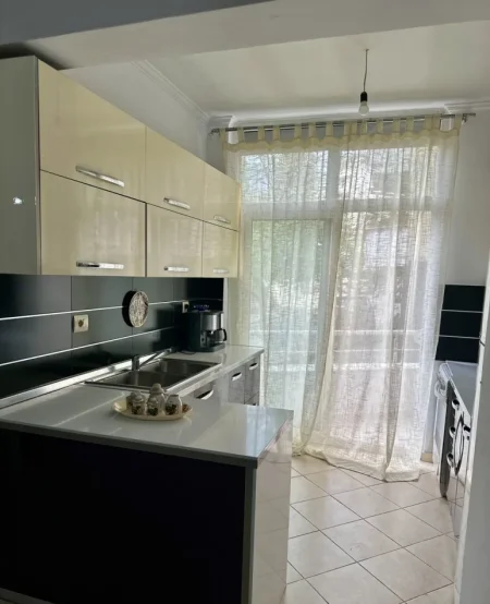 Tirane, jepet me qera apartament 2+1 Kati 2, 90 m² 600 € (Astir)