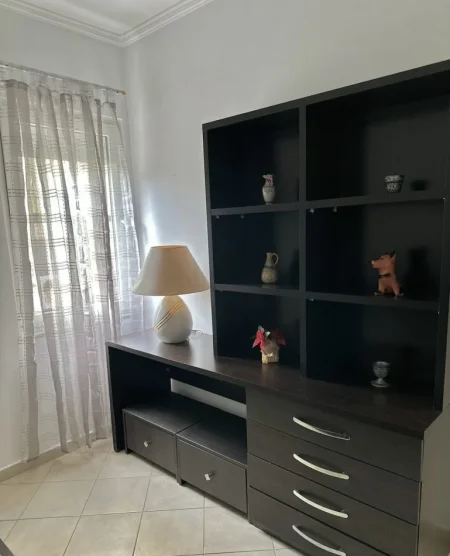 Tirane, jepet me qera apartament 2+1 Kati 2, 90 m² 600 € (Astir)