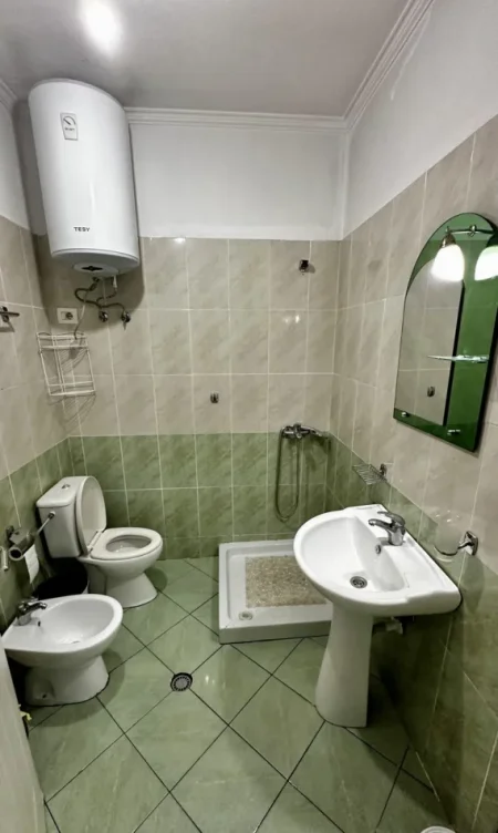Tirane, jepet me qera apartament 2+1 Kati 2, 90 m² 600 € (Astir)