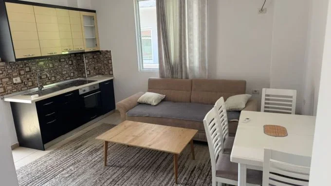 Tirane, jepet me qera apartament 1+1 Kati 1, 75 m² 450 € (5 maji)