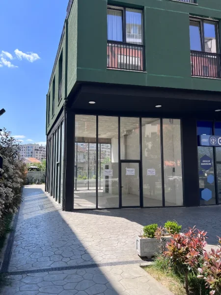 Tirane, shes ambjent biznesi Kati 0, 75 m² (Rrethi i Yzberishtit)