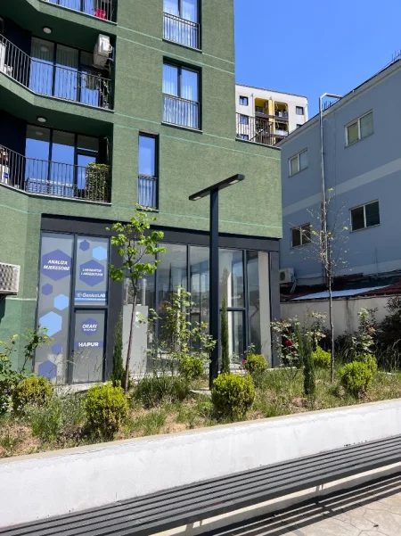 Tirane, shes ambjent biznesi Kati 0, 75 m² (Rrethi i Yzberishtit)