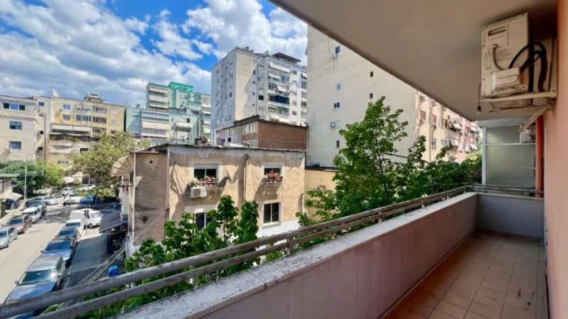 Me Qera: Zyre Moderne me 3 Ambiente Pune Sheshi Wilson (Prane Postes 8) - Kt.3 - 750€/Muaj - S.110m²