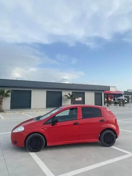 Fier, shes makine Fiat punto multijet 1.3 nafte Nafte, e kuqe manuale Kondicioner 2.400 €