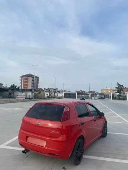 Fier, shes makine Fiat punto multijet 1.3 nafte Nafte, e kuqe manuale Kondicioner 2.400 €