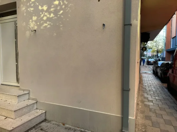 Tirane, jepet me qera ambjent biznesi Kati 0, 73 m² 1.500 € (Rruga Fatmir Haxhiu)
