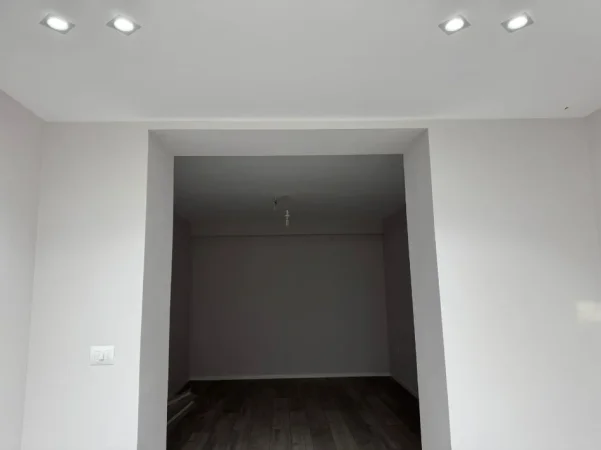 Tirane, jepet me qera ambjent biznesi Kati 0, 73 m² 1.500 € (Rruga Fatmir Haxhiu)