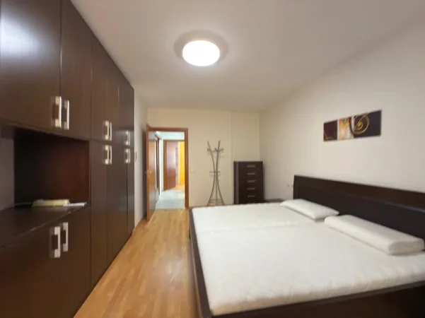 Tirane, jepet me qera apartament 2+1+Ballkon Kati 6, 114 m² 800 € (Rruga Tefta Tashko Koco)