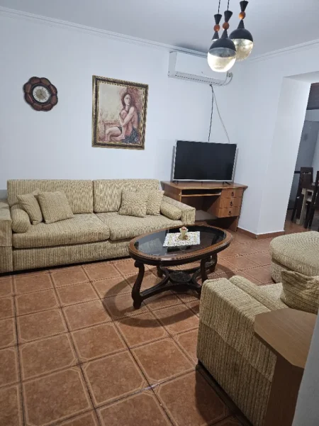 Tirane, jepet me qera apartament 2+1+Aneks+Ballkon Kati 1, 70 m² 450 € (Irfan Tomini)