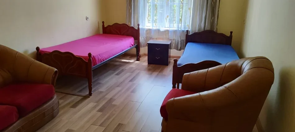 Tirane, jepet me qera apartament 2+1 Kati 5, 75 m² 400 € (Shallvaret)