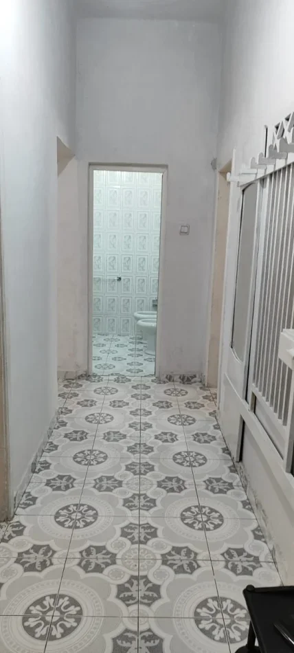 Tirane, jepet me qera apartament 2+1 Kati 5, 75 m² 400 € (Shallvaret)