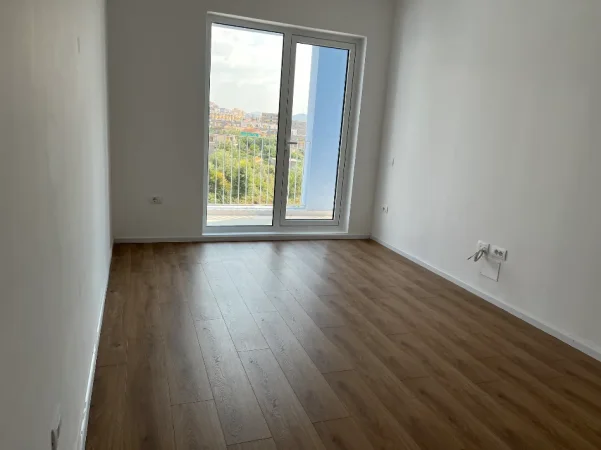 Tirane, jepet me qera nga Pronari, pa-komision apartament 1+1+Ballkon Kati 3, 59 m² 350 € (Dali Topi)