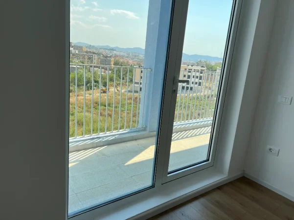 Tirane, jepet me qera nga Pronari, pa-komision apartament 1+1+Ballkon Kati 3, 59 m² 350 € (Dali Topi)
