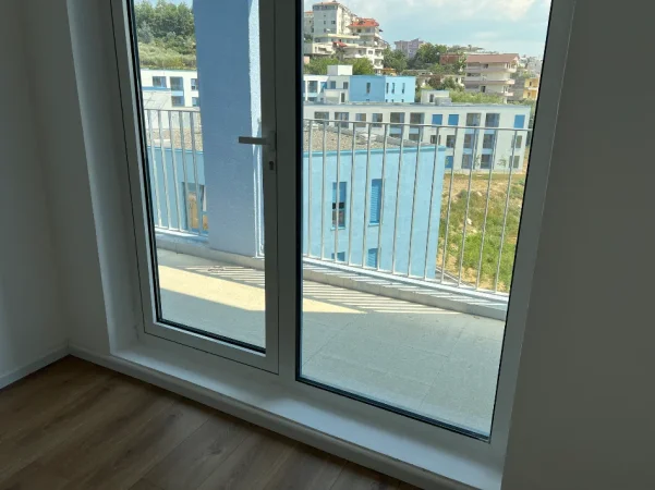 Tirane, jepet me qera nga Pronari, pa-komision apartament 1+1+Ballkon Kati 3, 59 m² 350 € (Dali Topi)