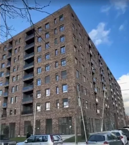 Tirane, jepet me qera apartament 1+1+Ballkon Kati 8, 68 m² 450 € (Rruga 5maji)