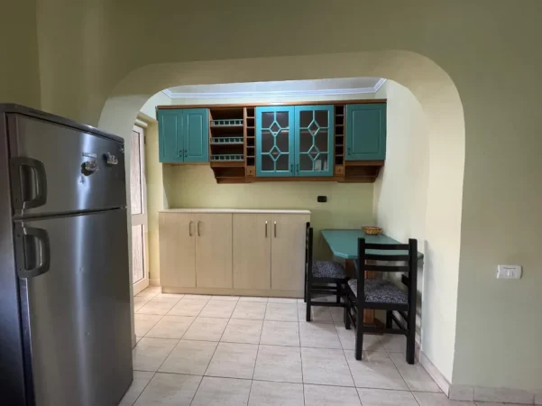 Tirane, jepet me qera apartament 1+1+Ballkon Kati 5, 60 m² 500 € (Prane Stadiumit Dinamo, Tirane)