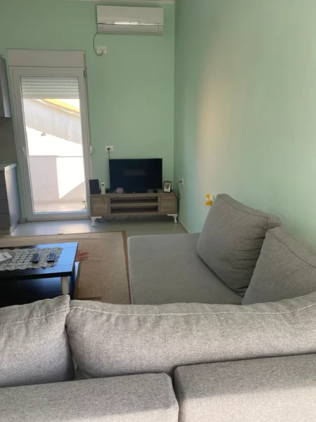 Tirane, jepet me qera Vile 2+1+Aneks+Ballkon Kati 2, 80 m² 380 € (Rr:Mihal Grameno mbi kompleksin Grand)