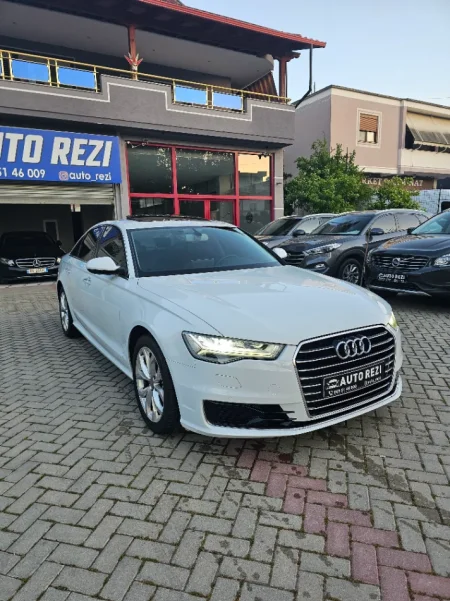 Fier, shes makine Audi Nafte, e bardhë automatik