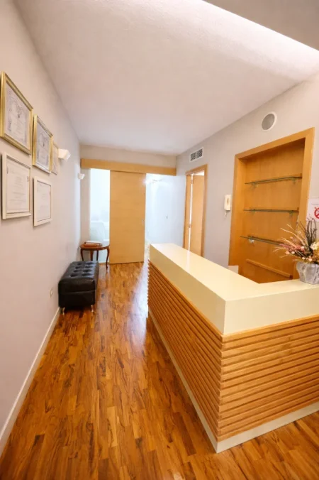 Tirane, jepet me qera ambjent biznesi Kati 1, 115 m² 120,000 ALL (Rr Ferit Xhajko, Tirane)