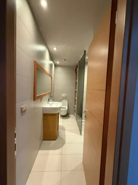 Tirane, jepet me qera ambjent biznesi Kati 1, 115 m² 120,000 ALL (Rr Ferit Xhajko, Tirane)