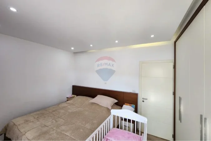 Tirane, shitet apartament 2+1+Ballkon , 74 m² 162.500 € (Perball Deliorgjit)