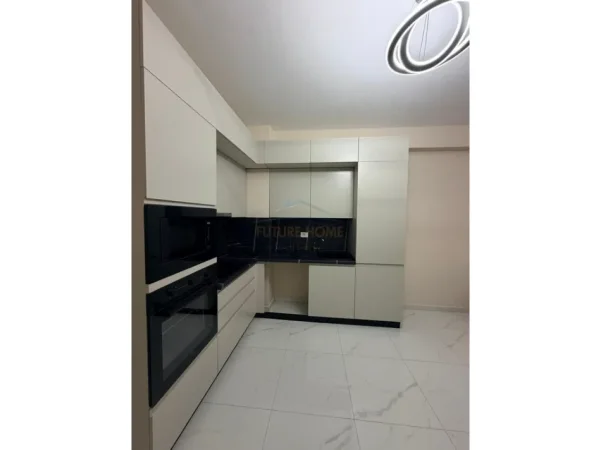 Tirane, jepet me qera apartament 2+1 Kati 5, 118 m² 500 € (Kamez)