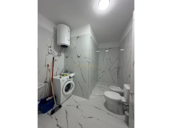 Tirane, jepet me qera apartament 2+1 Kati 5, 118 m² 500 € (Kamez)