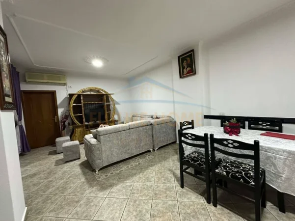Tirane, shitet apartament 2+1+Ballkon Kati 7, 98 m² 145.000 € (Unaza e Re)