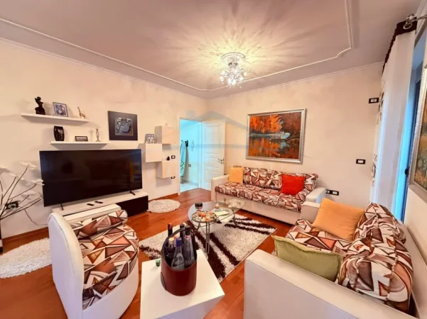 Tirane, shitet apartament Dublex Kati 7, 137 m² 190.000 € (Yzberisht)