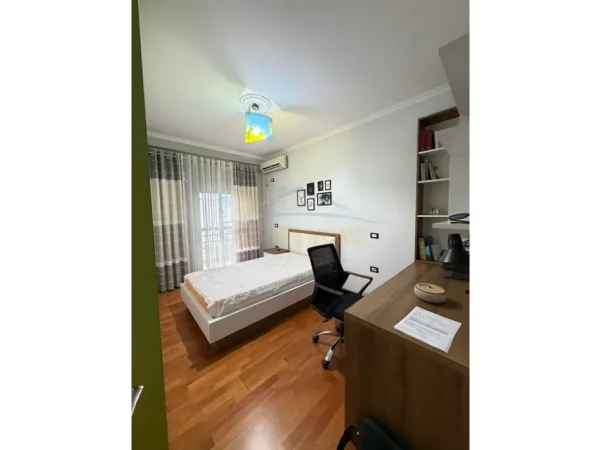 Tirane, shitet apartament Dublex Kati 7, 137 m² 190.000 € (Yzberisht)