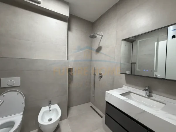 Tirane, jepet me qera apartament 2+1+Ballkon Kati 6, 112 m² 900 € (Rruga Jordan Misja)