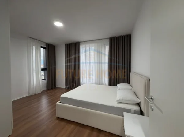 Tirane, jepet me qera apartament 2+1+Ballkon Kati 6, 112 m² 900 € (Rruga Jordan Misja)
