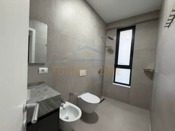 Tirane, jepet me qera apartament 2+1+Ballkon Kati 6, 112 m² 900 € (Rruga Jordan Misja)