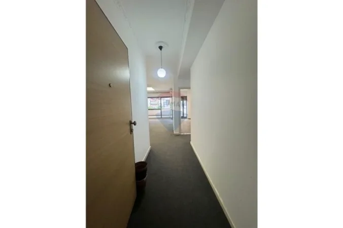 Tirane, jepet me qera apartament , 122 m² 731 € 