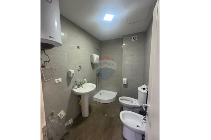 Tirane, jepet me qera apartament , 122 m² 731 € 