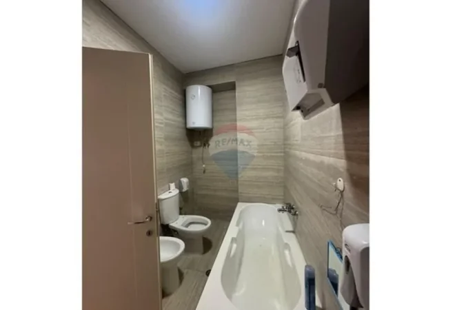 Tirane, jepet me qera apartament , 122 m² 731 € 