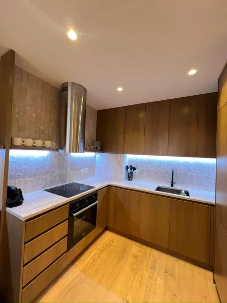 Tirane, jepet me qera 1+1 , 