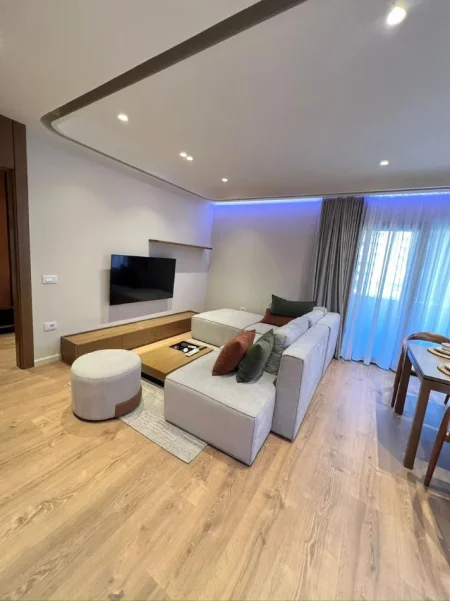 Tirane, jepet me qera 1+1 , 