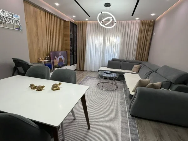 Tirane, jepet me qera apartament 2+1+Aneks+Ballkon Kati 8, 105 m² 1.000 € (globe)