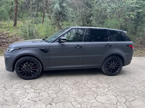 Tirane, shitet SUV Range Rover Sport Benzin, blu e errët automatik Klima 205.000 km 1 €