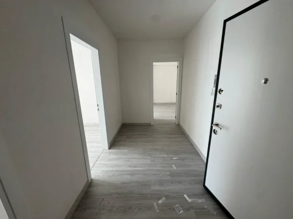 Tirane, jepet me qera apartament 2+1 Kati 2, 550 € (jordan misja)