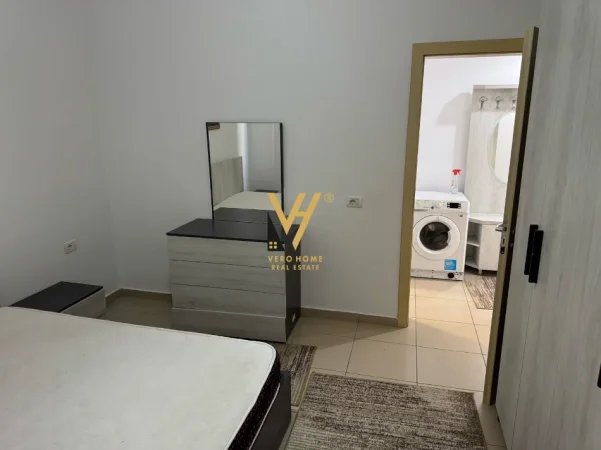 Tirane, jepet me qera apartament 1+1+Ballkon Kati 1, 75 m² 470 € (5 MAJI)