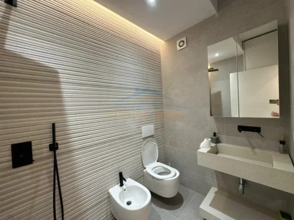 Tirane, shitet apartament 2+1+Ballkon Kati 6, 87 m² 240.000 € (Jordan Misja)